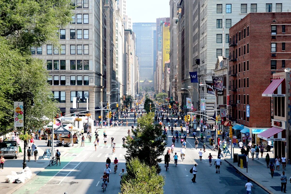 New york city streets. Нью-Йорк Манхеттен улицы. Центр Нью-Йорка улица. Центральная улица Нью-Йорка. Парк Авеню Нью-Йорк.