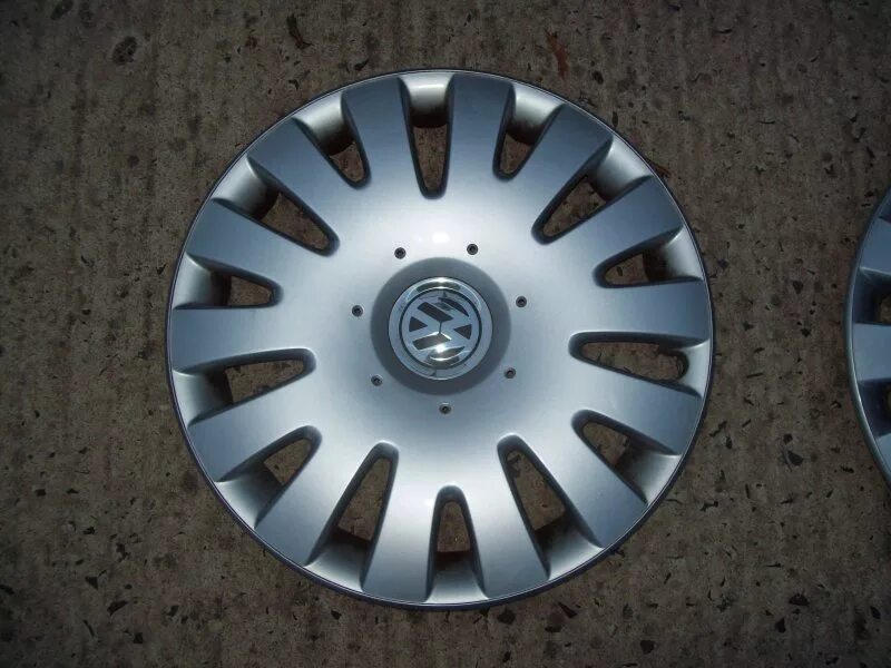 Колпак vw. Колпаки VW r16. Колпаки r16 Volkswagen Jetta. Колпаки VW r15. Колпаки на колеса r16 Фольксваген.