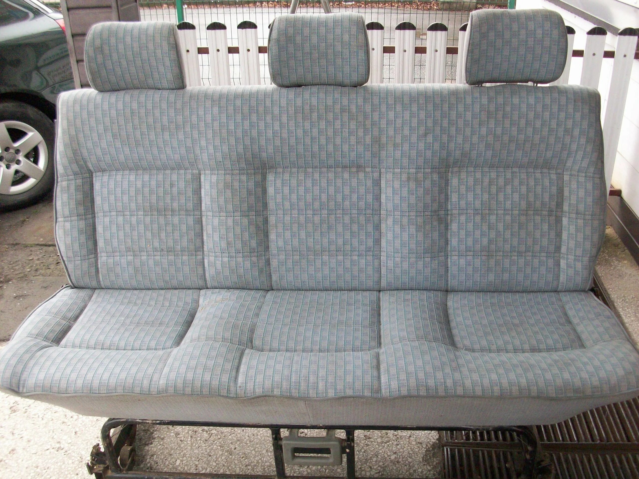 сидения t4. сиденье фольксваген т4 раскладушка боковая средний ряд. поворотное кресло фольксваген т4. одиноночное седенье на т4 средний ряд. фольксваген т4 пассажирское сиденье.