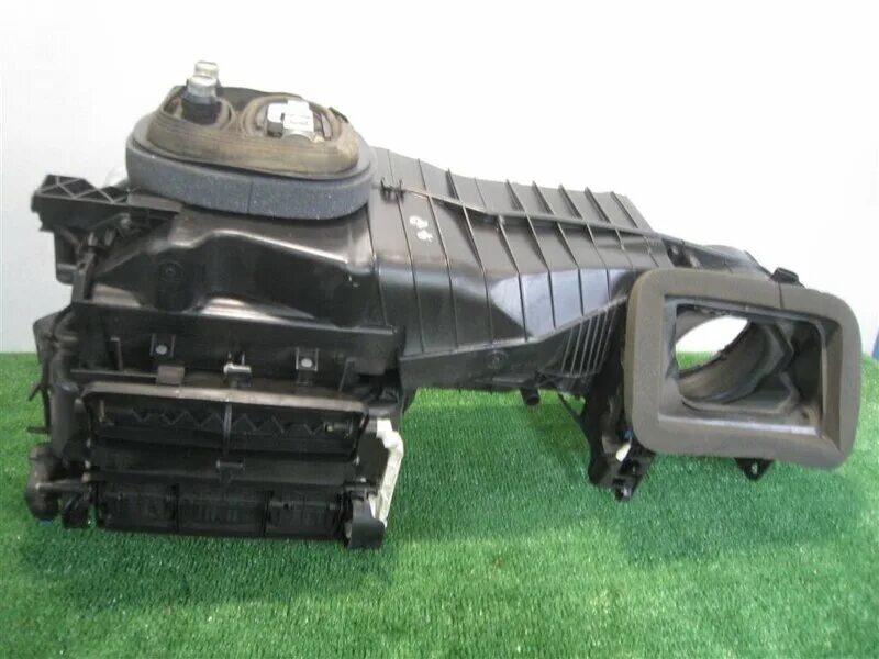 Радиатор отопителя vw tiguan 2014. Разбор корпуса печки тигуан 1 2012. Радиатор печки тигуан 2. Отопитель печка тигуан 2017. Корпус печки тигуан 1 рестайлинг.