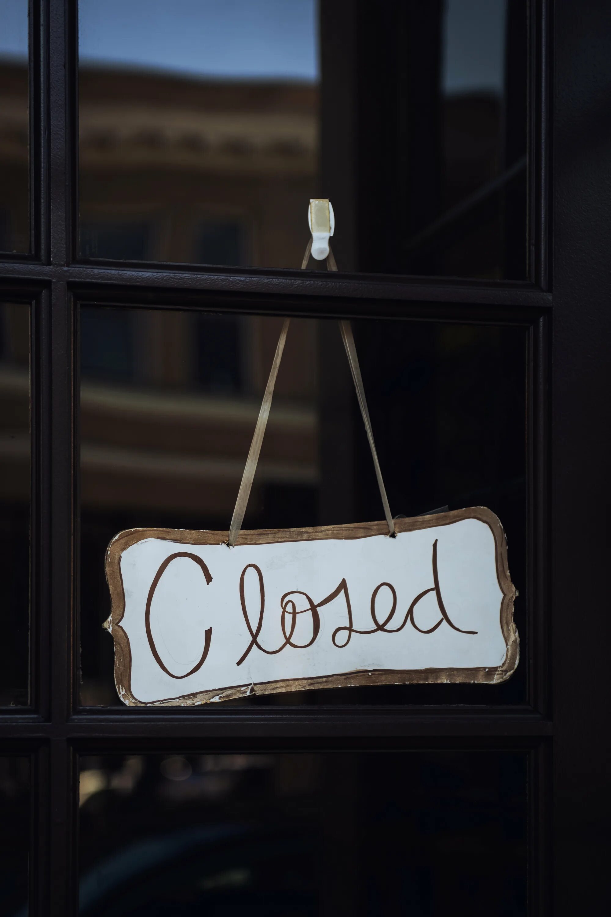 Close закрыть. Табличка закрыто. вывеска закрыто на двери. табличка closed на двери. вывеска closed.