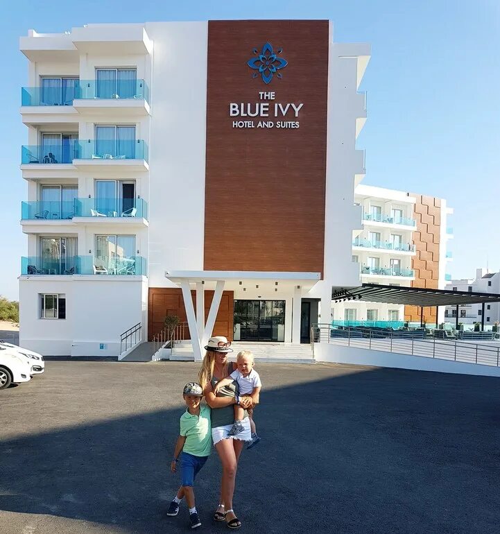 Отель иви. Blue Ivy Hotel 4 Кипр Protaras. Кипр отель Вангелис Протарас. The Blue Ivy Hotel Suites. Протарас отель Блю иви.