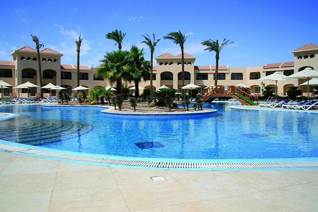The v luxury resort 5 египет. Cleopatra отель египет. cleopatra luxury resort makadi bay 5. египет отель клеопатра 5 хургада. cleopatra luxury makadi.