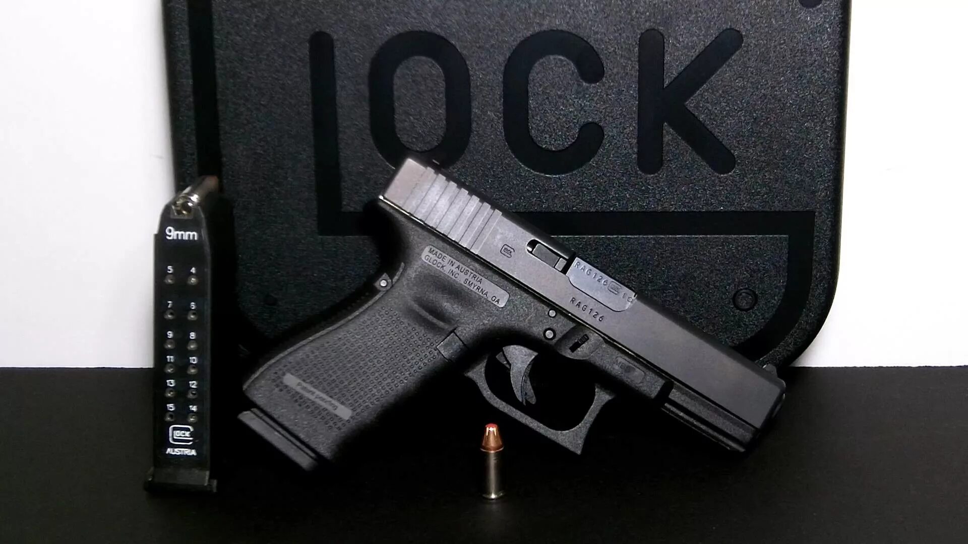 Сигнальный глок. Глок 17. glock 19 glock 22. глок 17 и 19. пистолет глок 2025.