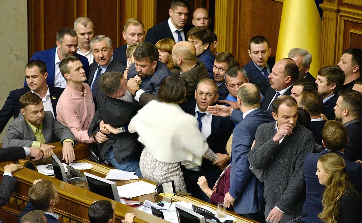 Сайт верховной рады. Депутаты верховной рады украины 2014. депутат думы украины. верховная рада 1995. верховная рада украины фото депутатов.