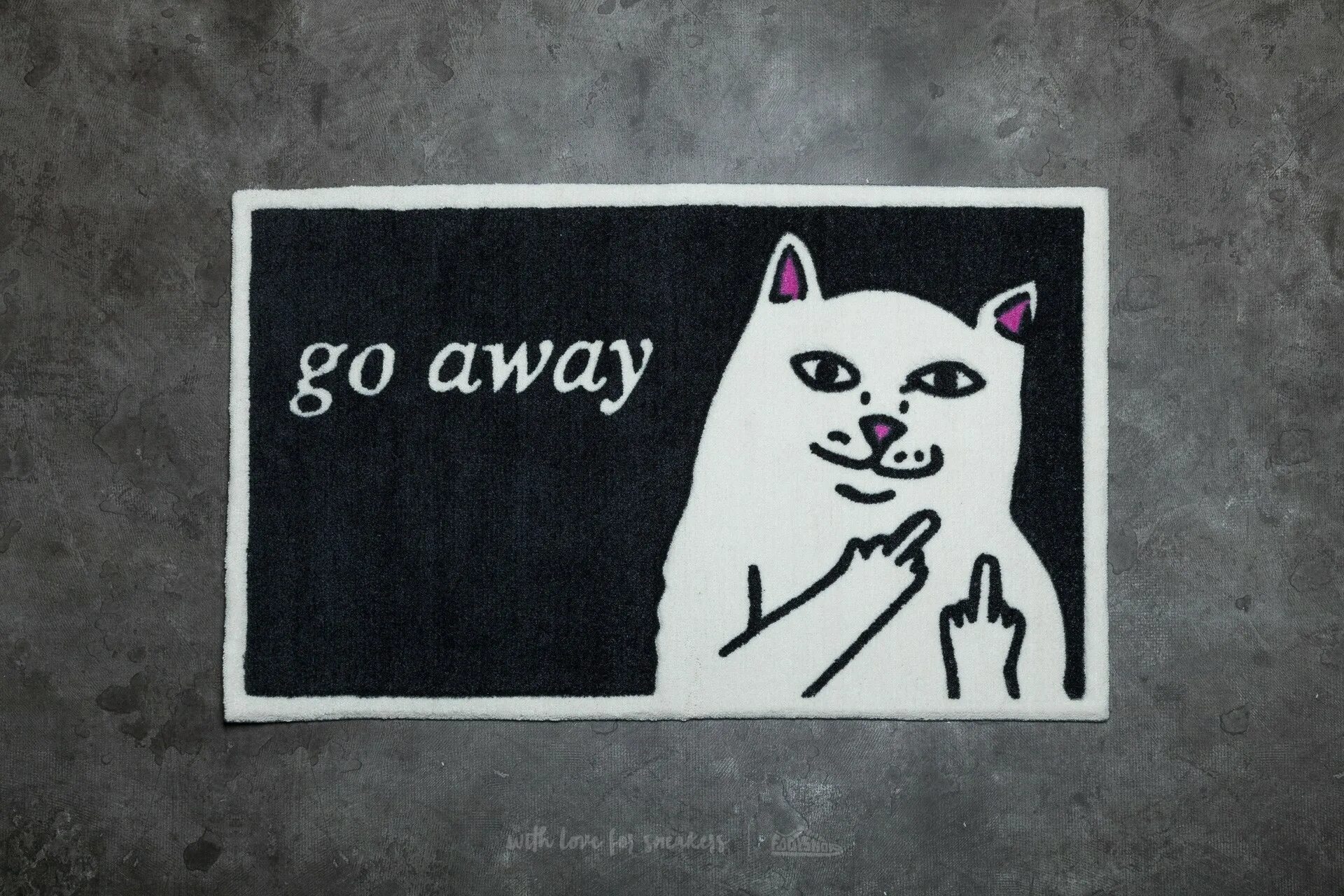 Making go away. Go away кот. Коврик go away с котом. Go away картинка. Коврик придверный кот с факами.