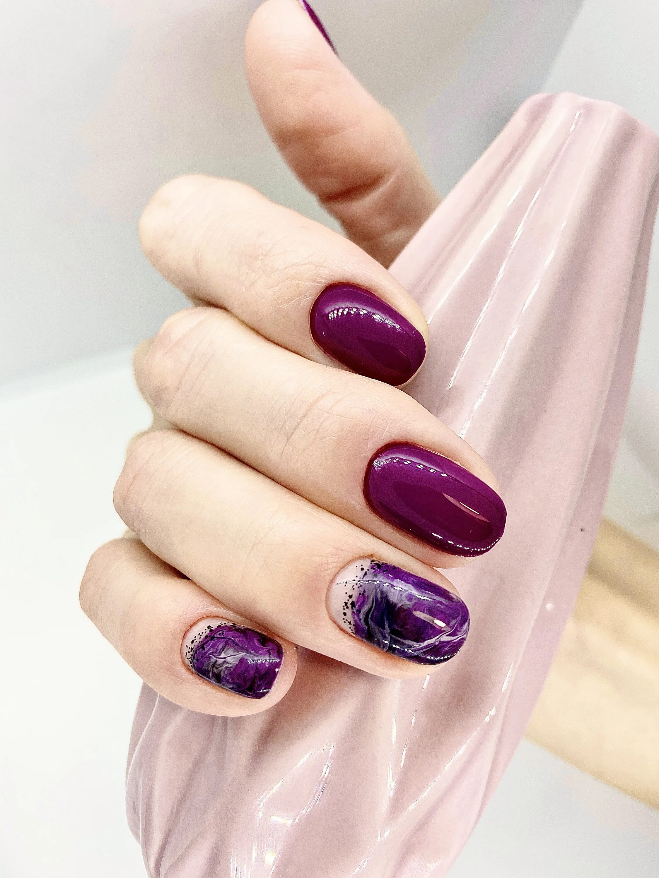 маникюр цвет баклажан. маникюр цвет баклажан. ногти цвета баклажан. сливовый маникюр. ногти цвета баклажан.