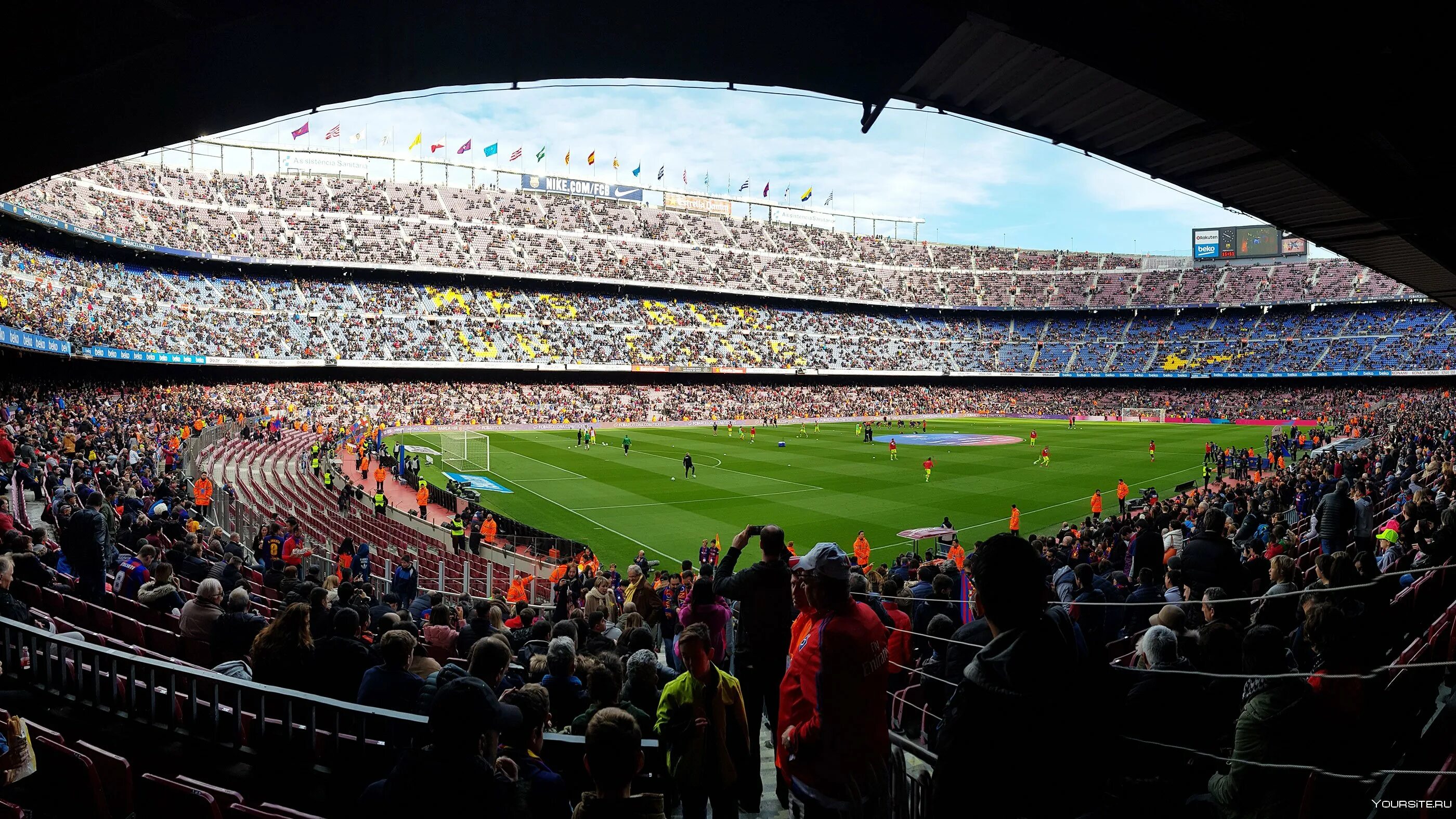 Едем на стадион. Барселона стадион Camp nou. Трибуны Камп ноу Барселона. Барселона ноукамб стадион. Камп ноу стадион трибуны.