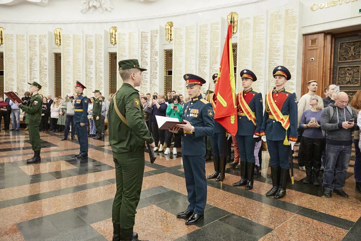 Президентский полк присяга. 154 Отдельный Комендантский Преображенский полк. Преображенский полк присяга. Присяга Преображенского полка 2017. Фото 154 2013 Преображенский полк.