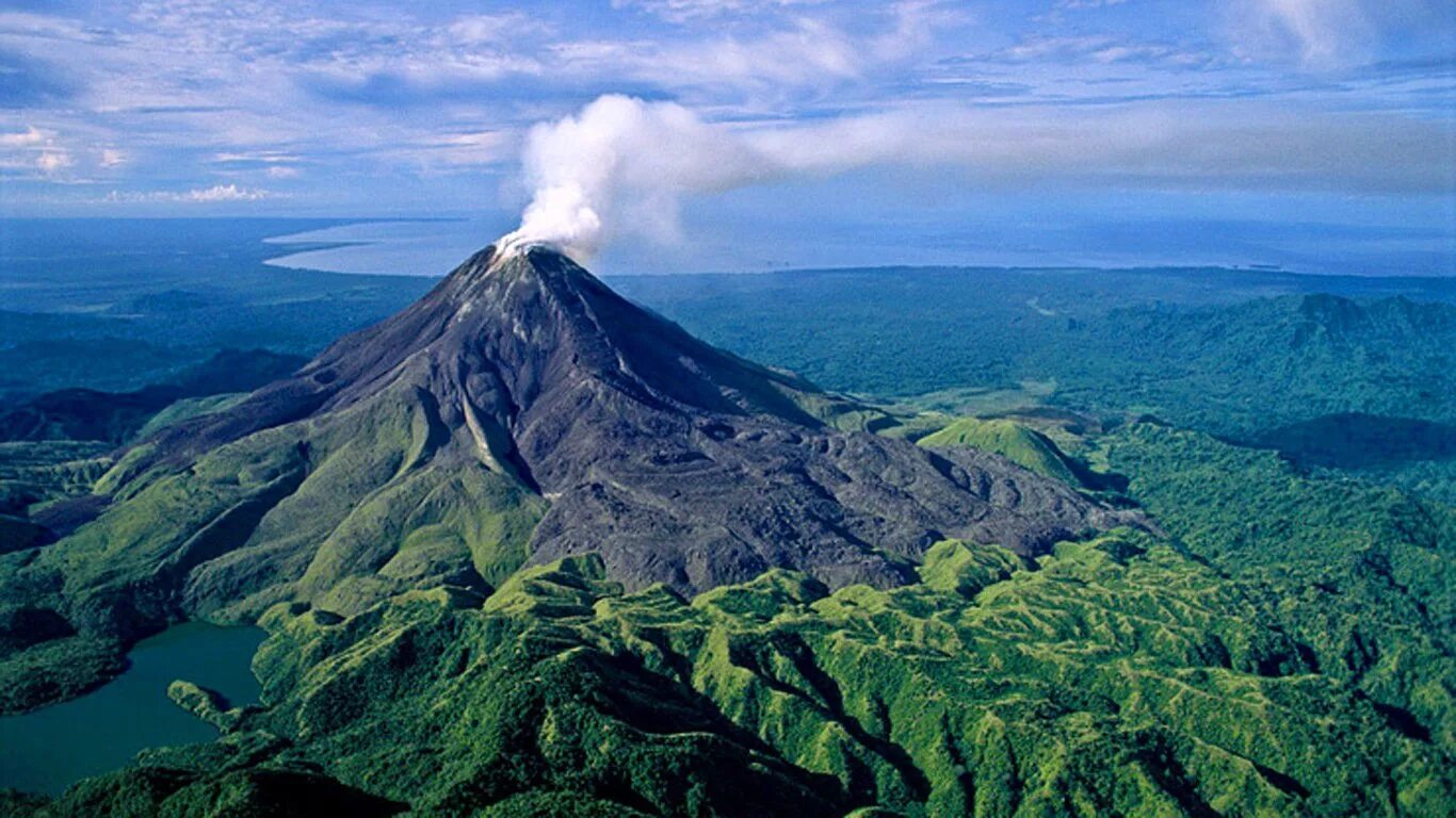 Новая Гвинея вулкан. Папуа — новая Гвинея. Остров Папуа новая Гвинея. Остров новая Гвинея фото.