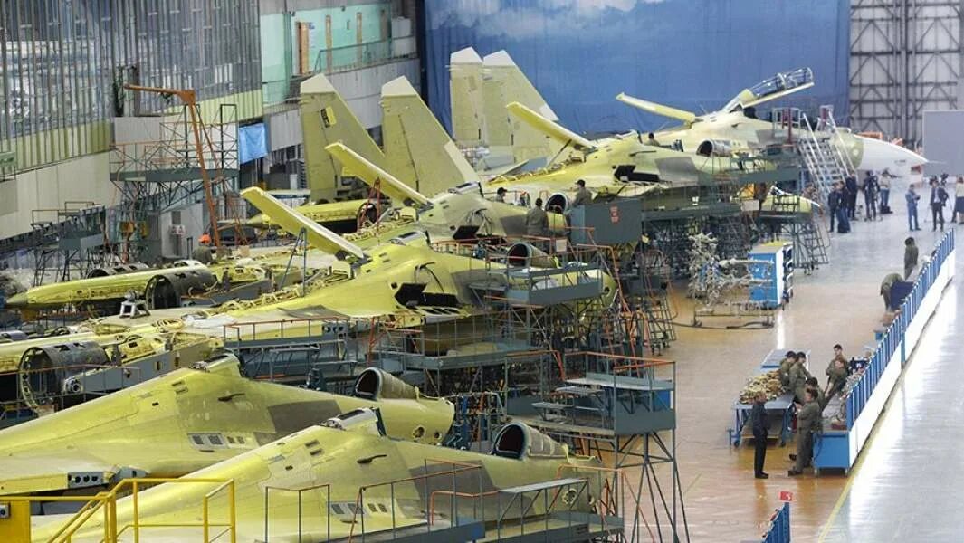 Су-35 завод. Иркутский авиационный завод Су-30см. Авиационная промышленность ВПК. Оборонно-промышленный комплекс. Крупнейшие военные заводы