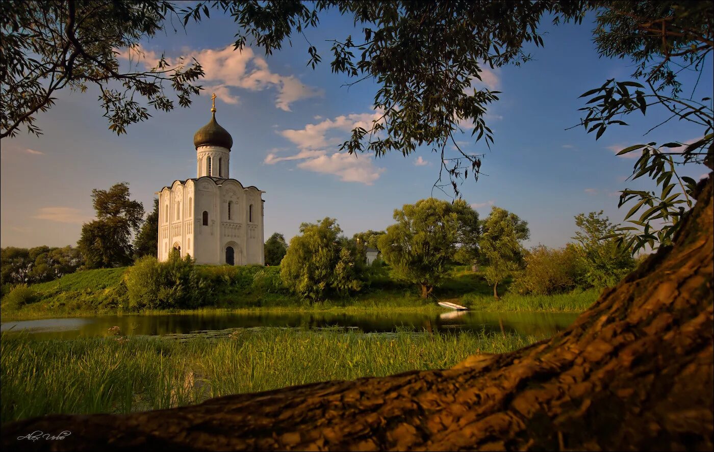 Храм покрова на нерли город. Храм покрова на нерли. церковь прокрована нерли. храм на нерли во владимире. церковь покрова на нерл.