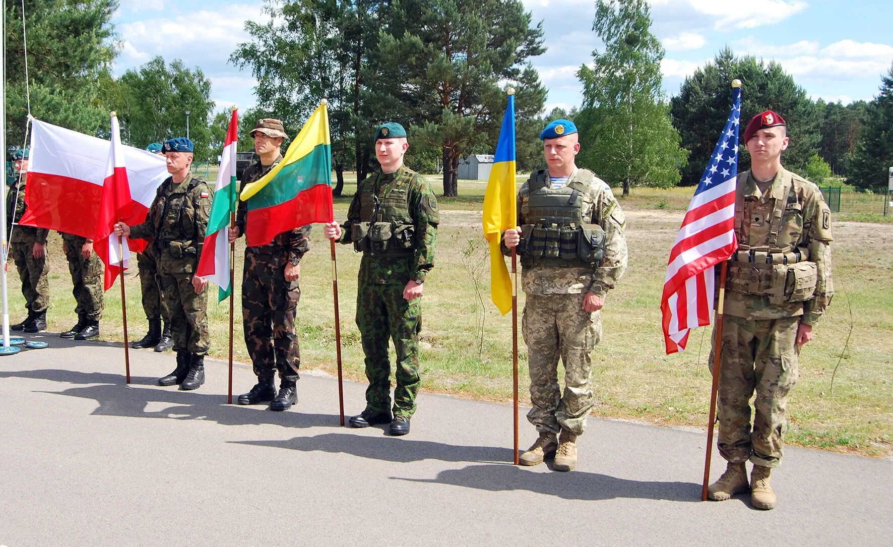 3 бригада украины. Польские военнослужащие на Украине. Литовские и украинские военные. Польские и украинские военные. Польские и Литовские военные учения.