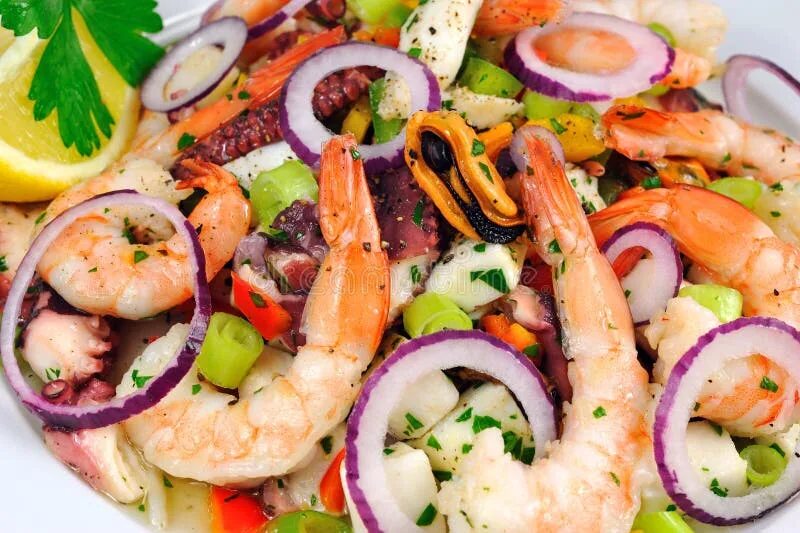 Что есть из морепродуктов. Рыба и морепродукты. Морепродукты. Морепродукты мидии устрицы. Буйабес.