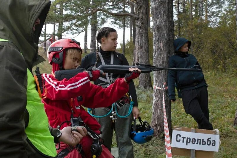 молодые спасатели. туристский слет. дети спасатели. детские и юношеские объединения спасателей. соревнования юный спасатель.