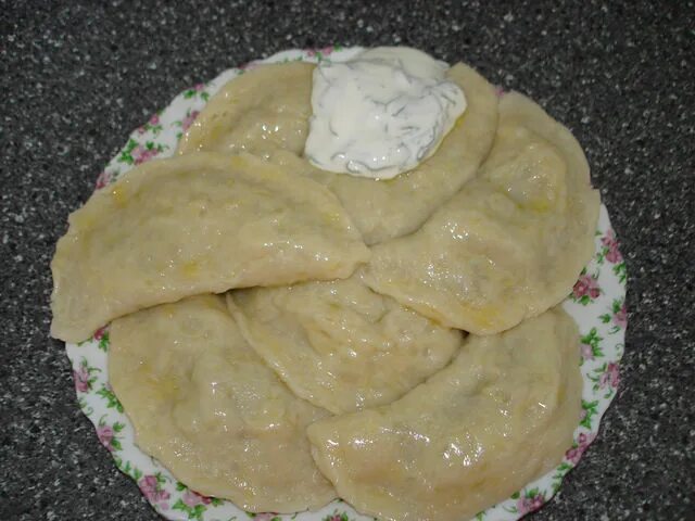 колдуны с капустой рецепт. колдуны из теста с фаршем. колдуны с капустой рецепт. колдуны с грибами. творожные вареники.