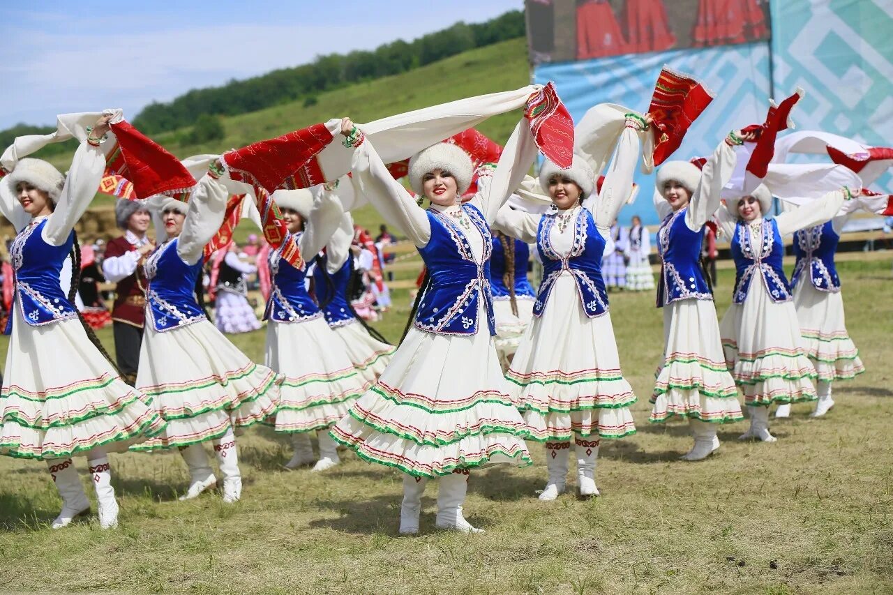 Башкирского народа Джиин (Йыйын). Йыйын Башкирский праздник. Сабантуй Торатау Республиканский. Джиин у башкир. Национальные вид традиции