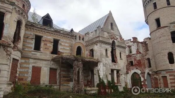 Под владимиром в поселке муромцево стоит егэ. Заброшенный замок в муромцево омская область. муромцево волоколамский район. деревня муромцево волоколамского района. свинячка муромцево.