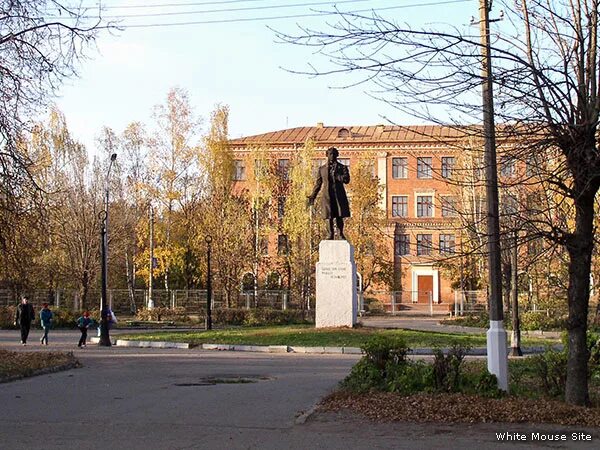 Орехово зуево площадь пушкина. Дк пушкина орехово-зуево. Памятник пушкину в орехово-зуево. Орехово зуево площадь пушкина. Дк пушкина орехово-зуево.