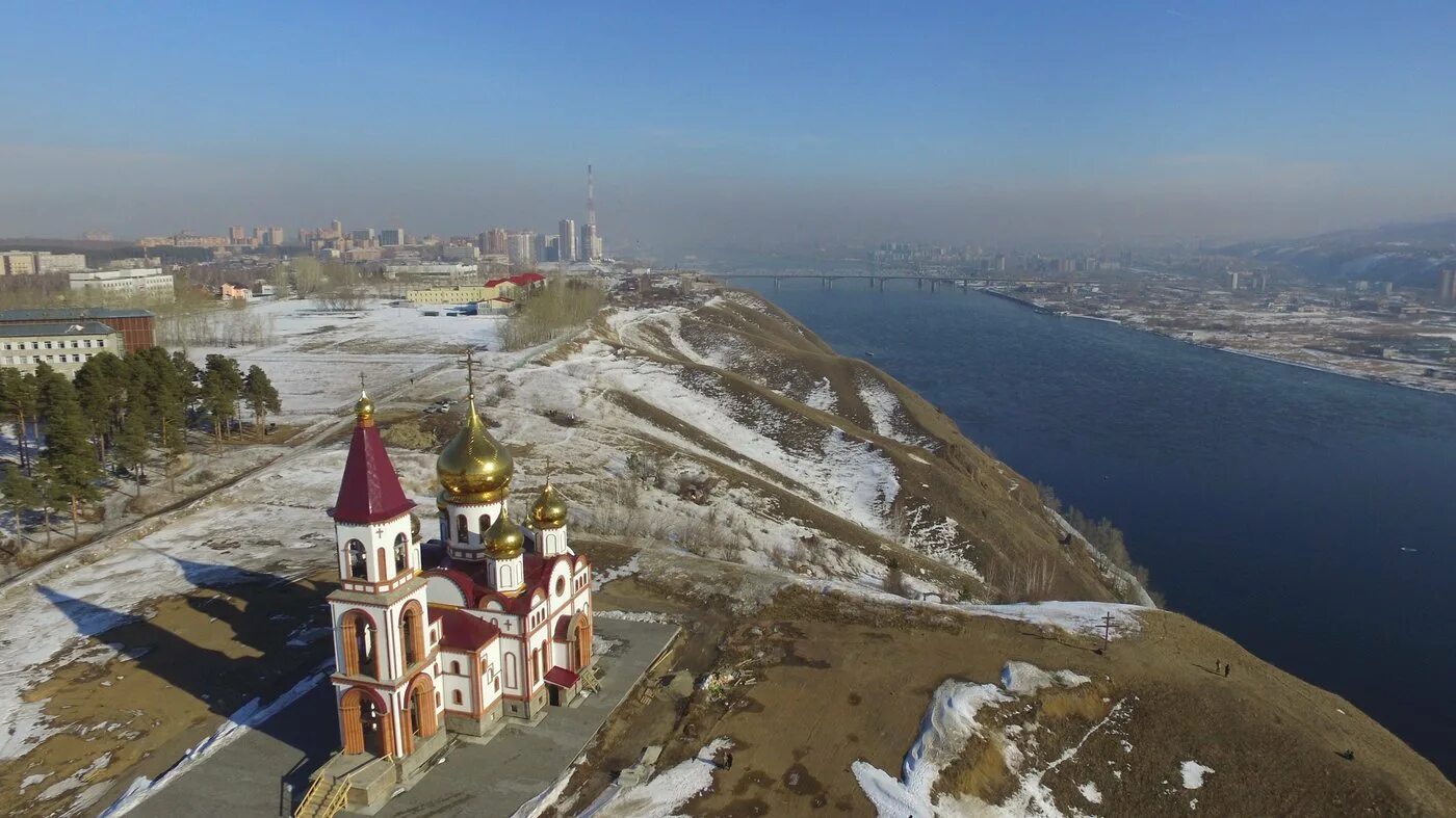 Храм в Академгородке Красноярск. Храм новомучеников Красноярск. Смотровая в Академгородке Красноярск. Церковь на берегу Енисея Красноярск. 2 берега красноярск