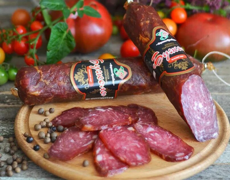 Белорусская колбаса сыровяленая. Финский сервелат брестский. Колбаса мясной дуэт гродненский мясокомбинат. Киндюк колбаса белорусские. Оао "витебский мясокомбинат".