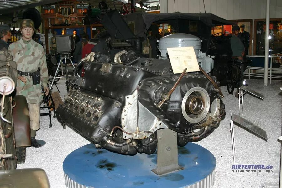 Двигатель дб. Daimler Benz DB 610. DB 606. Двигатель DB 606. DB 610 двигатель.