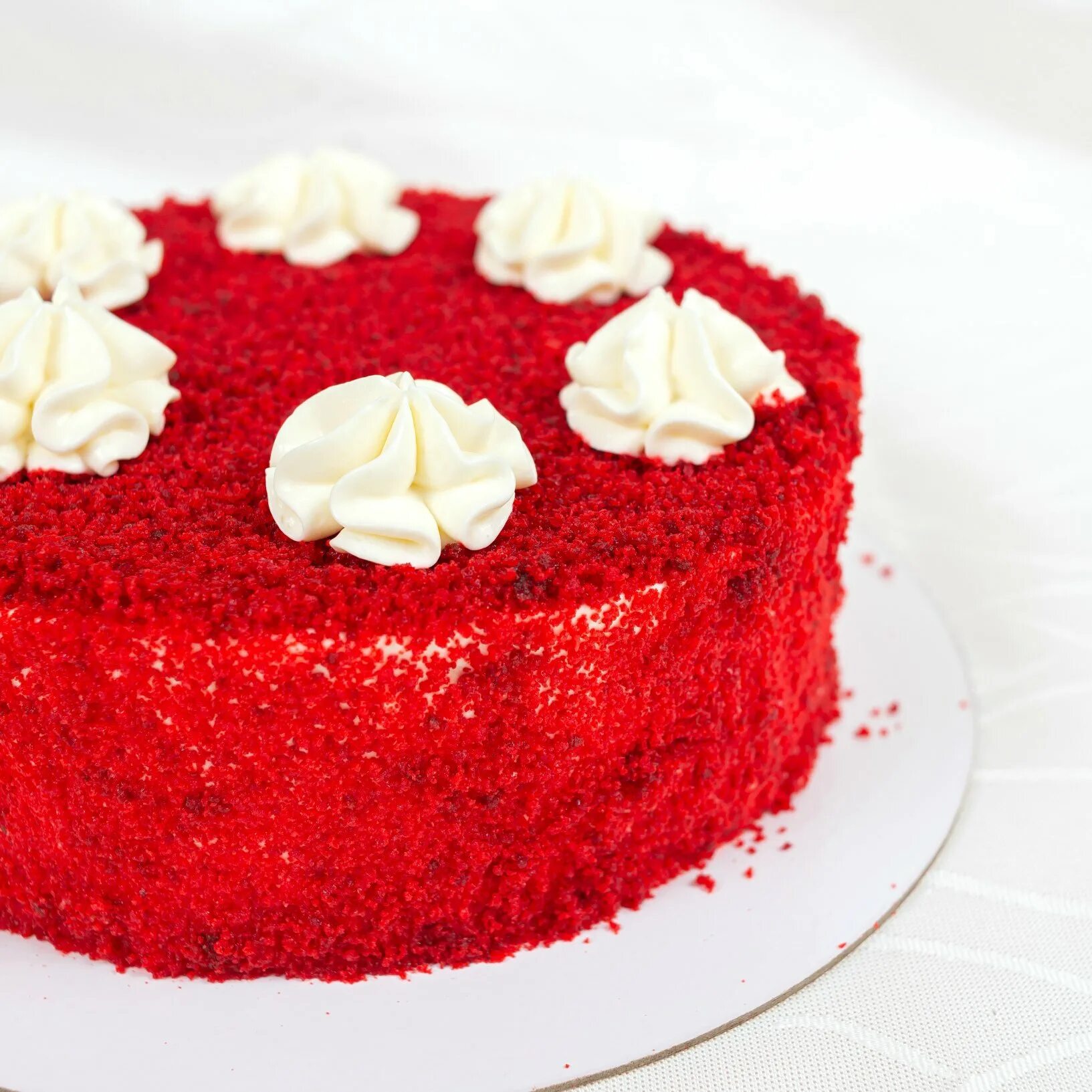 торт красный бархат с кремом чиз. украшение торта красный. украшение торта красный. торта "красный бархат" (red velvet). украшение торта красный.