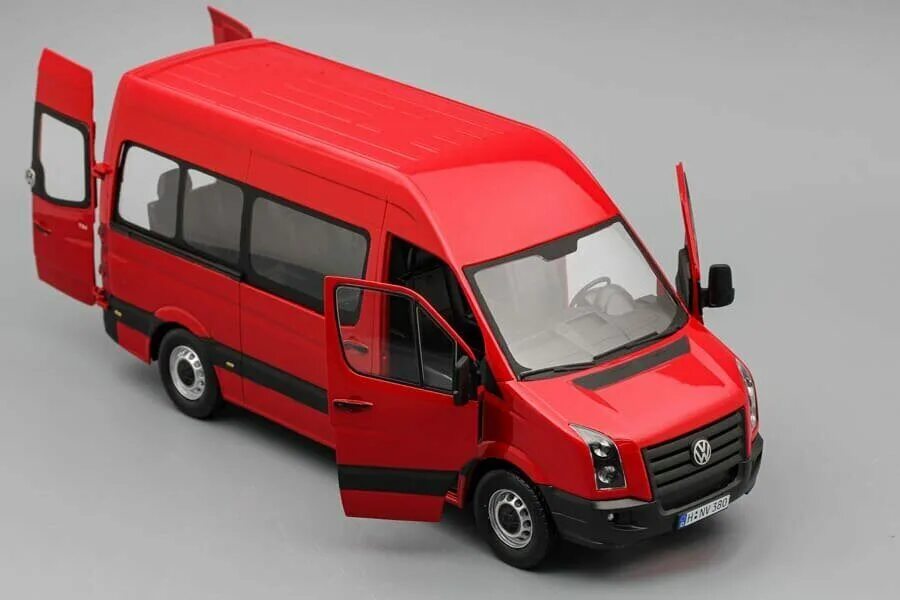 VW Crafter масштабная модель. VW Crafter Cararama. Unomag.