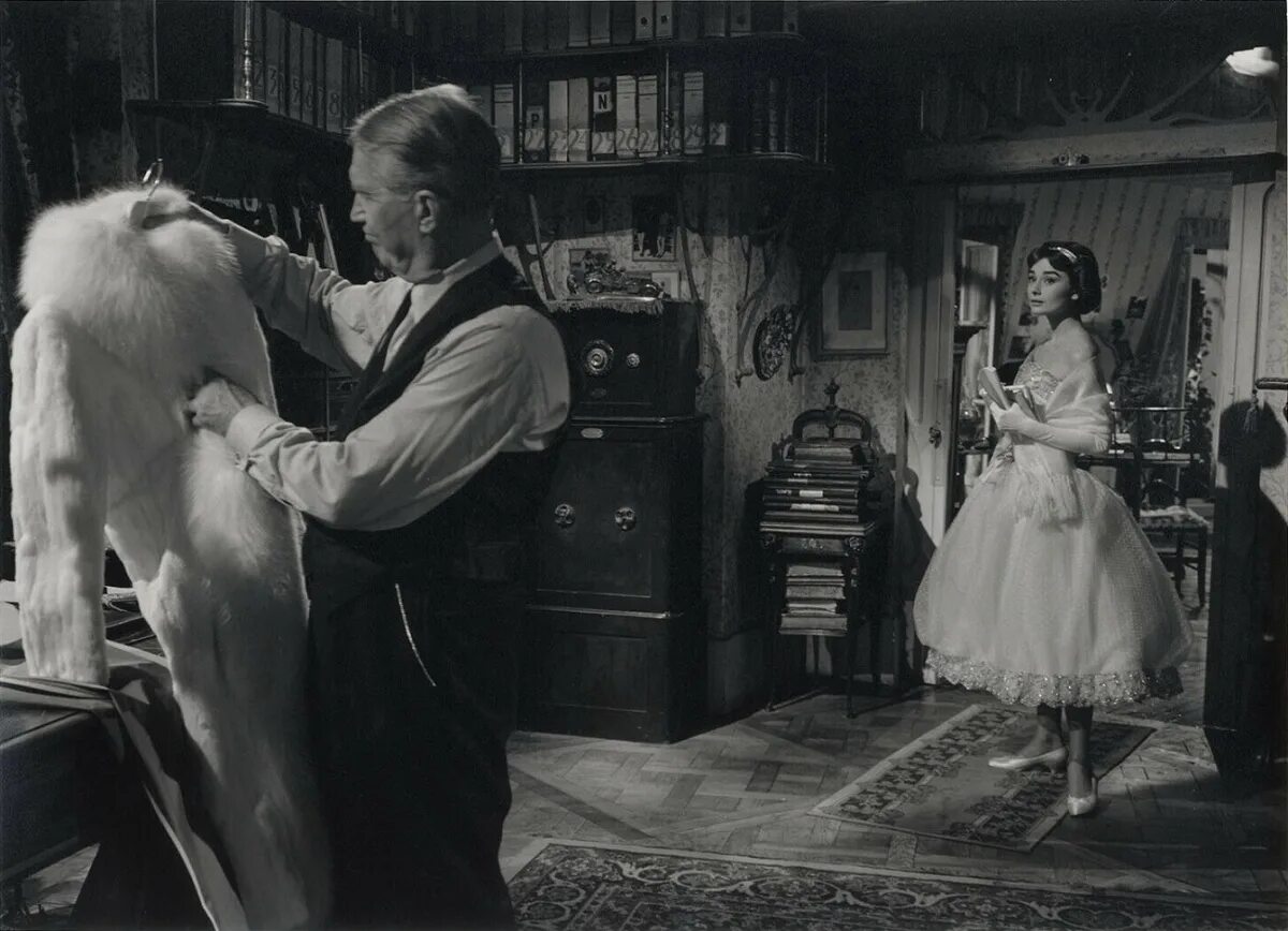 Then in the afternoon. Любовь после полудня фильм 1957. Одри Хепберн любовь после полудня. Любовь после полудня фильм с Одри Хепберн. После полудня фильм 2007.