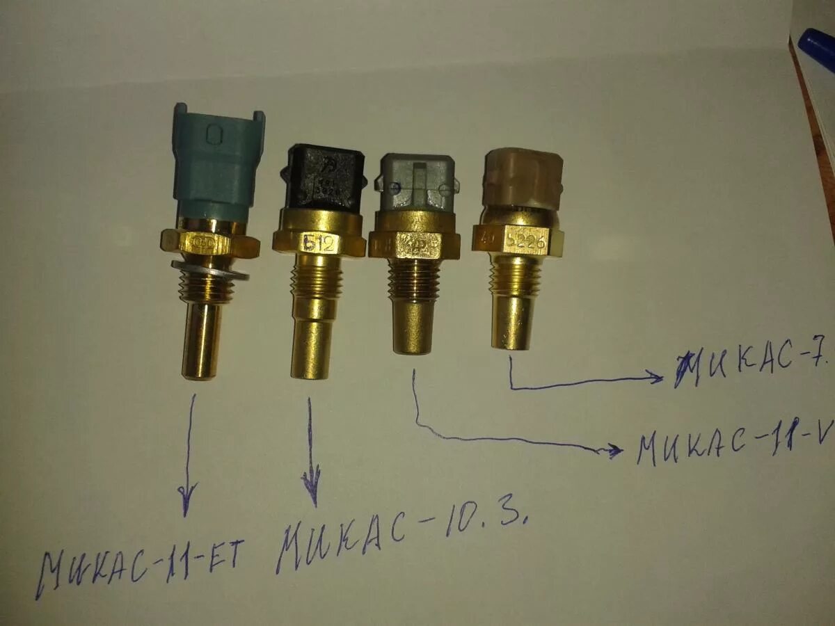 Датчик температуры двигателя автомобиля. Температурный датчик Газель 406. Датчик температуры 406 двигатель инжектор. Датчик ДТВ 406 ЗМЗ. Датчик охлаждающей жидкости УАЗ 405.