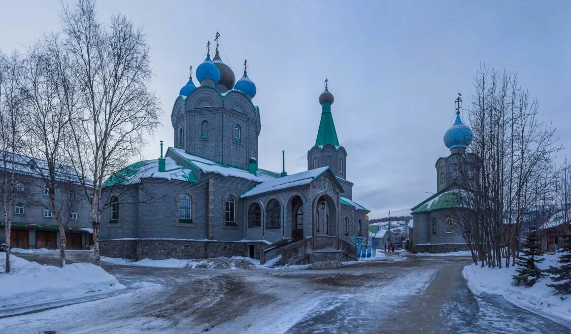 Свято никольский кафедральный. Храм Николая Мирликийского Мурманск. Свято-Никольском кафедральном соборе в Мурманске.