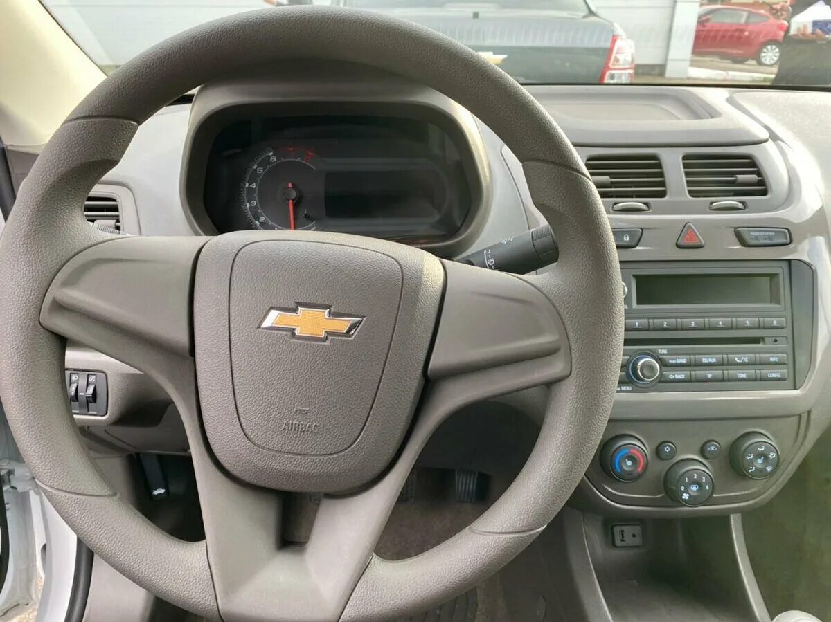 Авито краснодарский шевроле. Chevrolet Cobalt 2021. Шевроле кобальт 2020. Chevrolet Cobalt 1.5 МТ, 2020. Руль на Шевроле кобальт 2020.