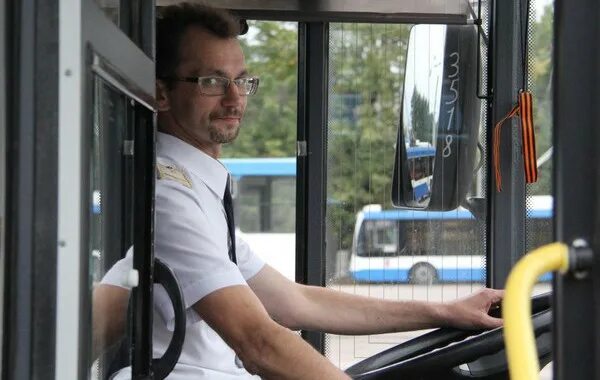 Спб гуп горэлектротранс кондуктор троллейбусный парк 3. Бесплатный проездной для многодетных. 8 парк горэлектротранс. Водитель трамвая. Горэлектротранс спб.