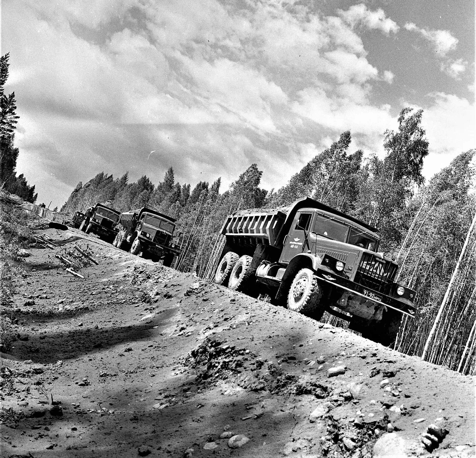 Лица строителей бама в фотографиях виктора войналовича. Magirus 232d. Грузовики магирус дойц. Краз бам. Магирус 1980.
