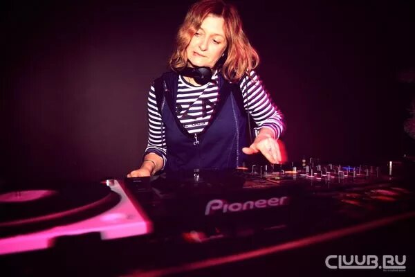 Лена попова диджей. Лена попова. Dj лена попова 1994. Лена попова диджей. Диджей лена.