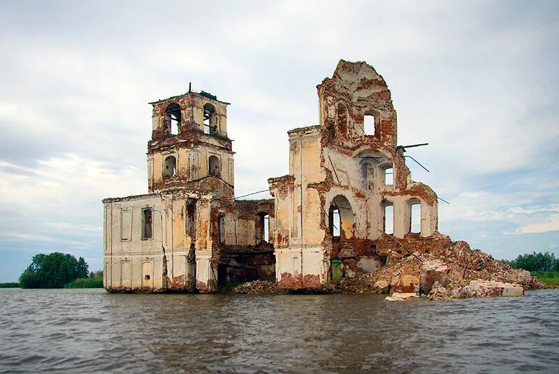 Сколько людей жило в крохино. Крохино Вологодская область Церковь. Церковь Рождества Христова (Крохино). Церковь Рождества Христова в Крохино Вологодская область. Белозерск затопленная Церковь.