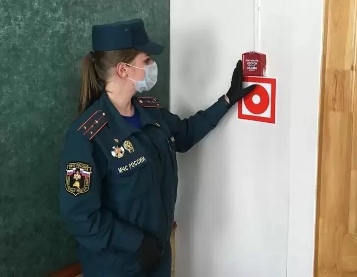 Е надзор. Инспектор пожарной безопасности. инспектор пожарного надзора. форма пожарного инспектора. инспектор пожарной безопасности мчс.