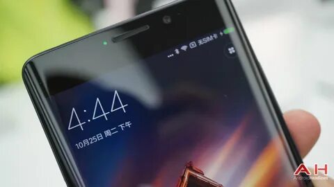 Xiaomi с 2 экранами