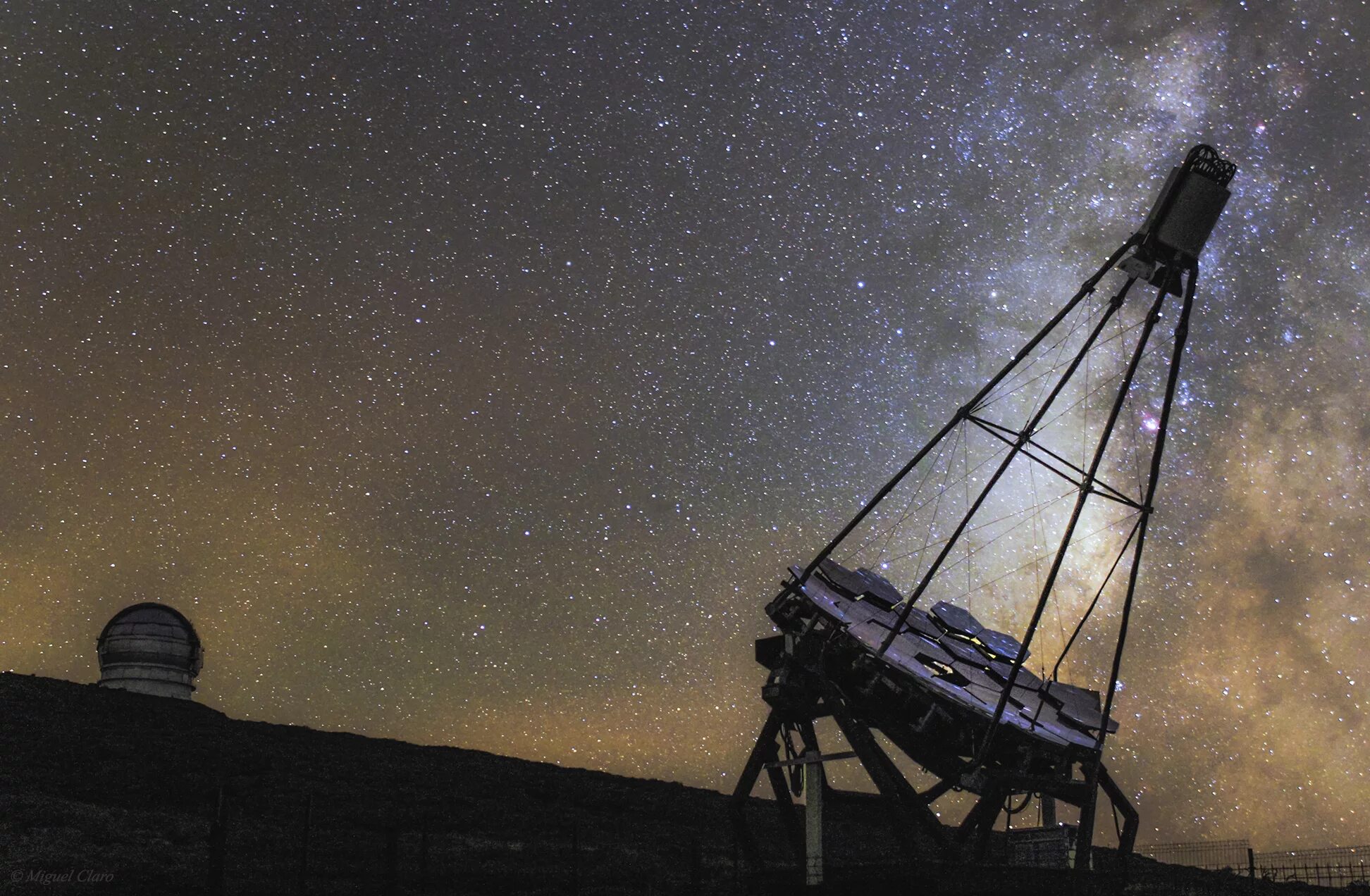 Звездное небо в телескоп. Эдвин Хаббл обсерватория. Гигантский Магелланов телеск. Телескоп Толиман. Телескоп в космосе.