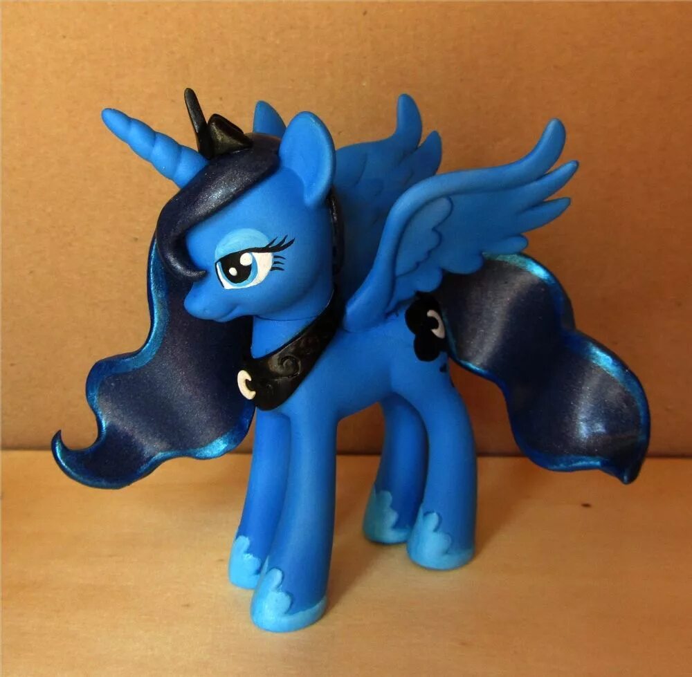 Пони луна игрушка. Фигурка Луны МЛП. Фигурка Hasbro my little Pony - принцесса Луна e5963. Princess Luna 20 Хасбро игрушка. My little Pony Лунная пони игрушка.