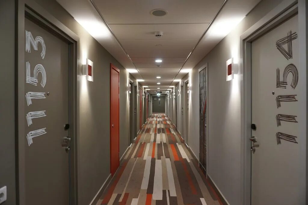 Ибис москва гостиница киевская фото. Ибис киевская гостиница. Отель ibis киевская. Ибис киевская. Гостиница ibis на киевском.