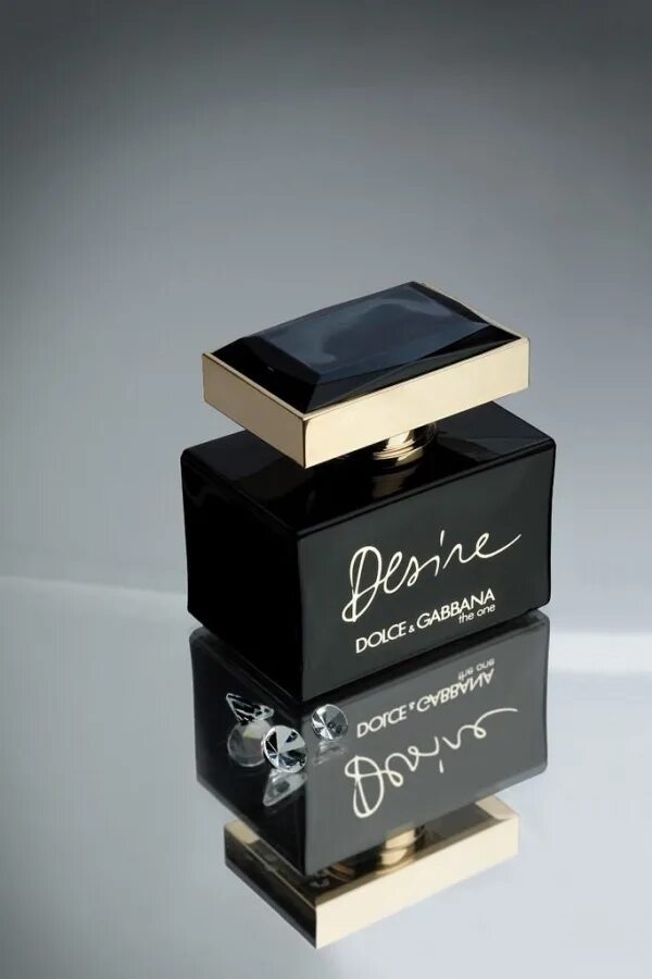 Духи дольче габбана devotion. Dolce Gabbana the one Desire. Дольче Габбана духи черные. Дольче Габбана Парфюм Дезире. Дольче Габбана черный флакон женский.