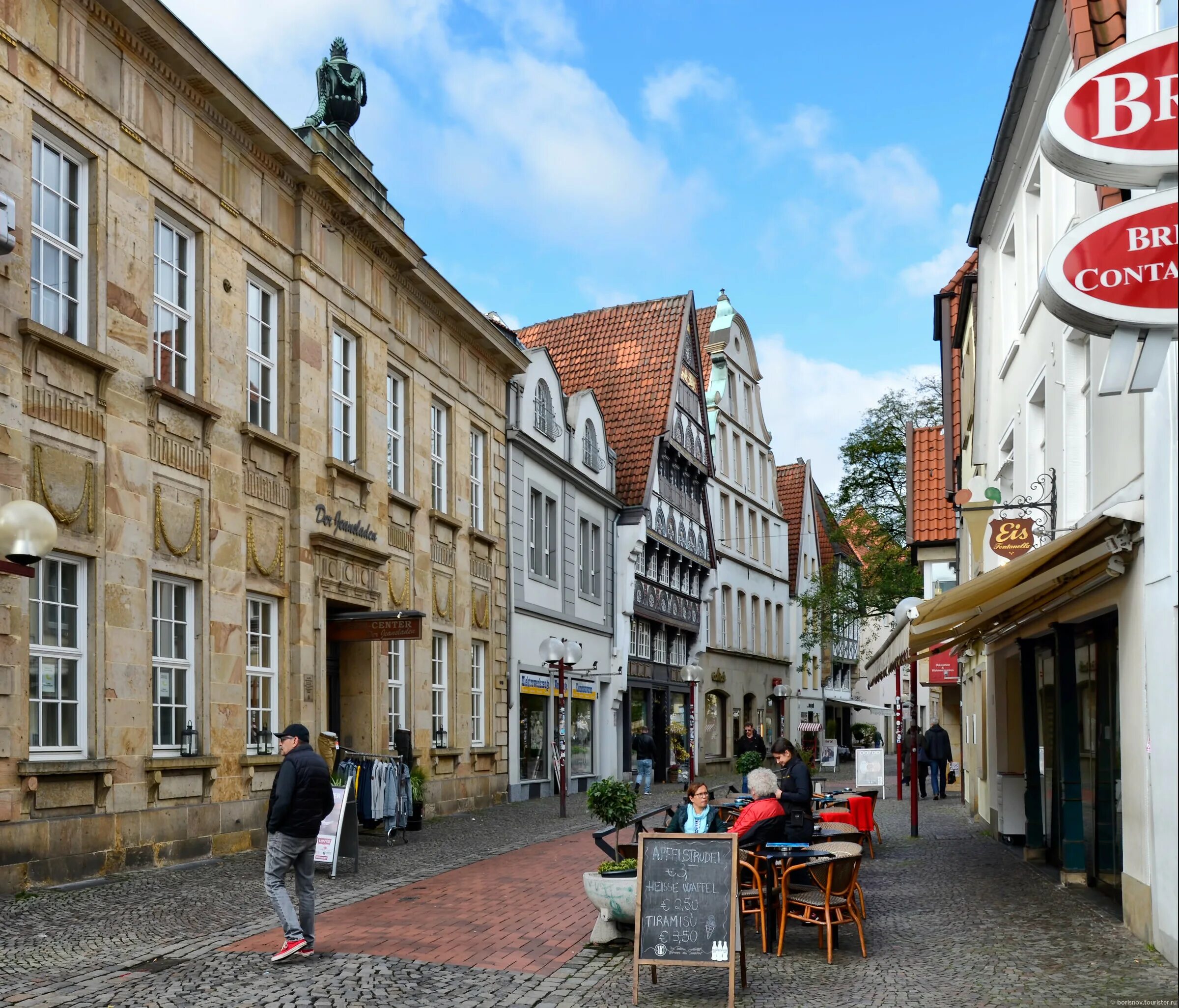 Оснабрюк германия. Город Оснабрюк. Кранштрассе Оснабрюк. Osnabrück Германия. Улиулица Германии Оснабрюк.