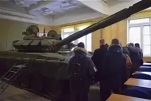 Танковые войска санкт петербург. Песчанка танковые войска. Танк т80. Т 80 кантемировская. Танки 1905 года.