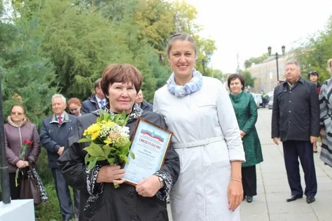 Красноармейск саратовская область школы. Школа 3 Красноармейск Саратовская область учителя. Школа 3 Красноармейск Саратовская область. Доска почета Минобразования Саратовской. Саратовская Красноармейск доска почета.