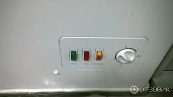 Морозильный ларь красный горит красным. Ларь бирюса горит красная лампочка. Красная лампа горит. Морозильный ларь красный горит красным. Ларь снеж млп 500 красный.