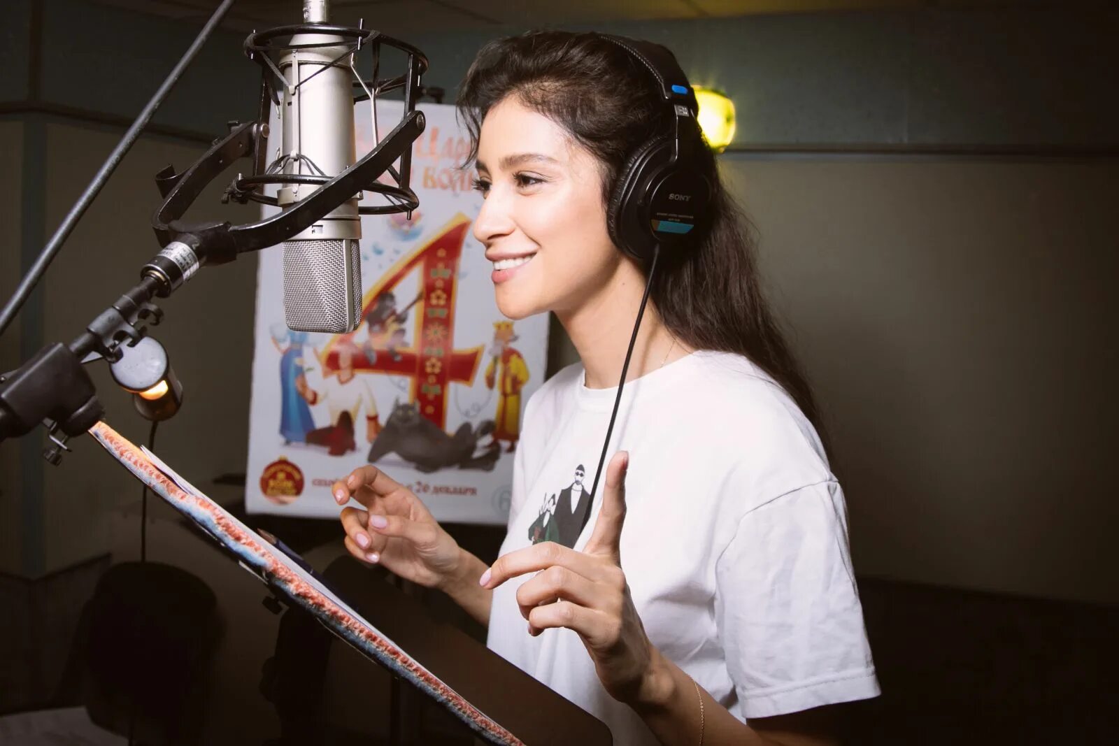 александр гудков. актер озвучивания. сергей смирнов актер. Miranda cosgrove despicable me 3. кто озвучивает помни из цифрового.