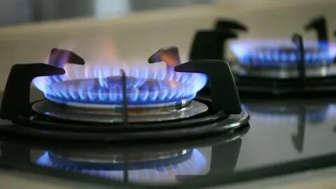 Почему газ горит красным пламенем