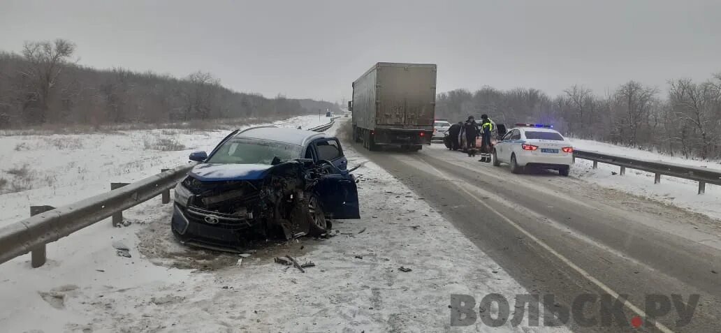 Авария на Саратовской трассе вчера. 30 декабря 2015 год