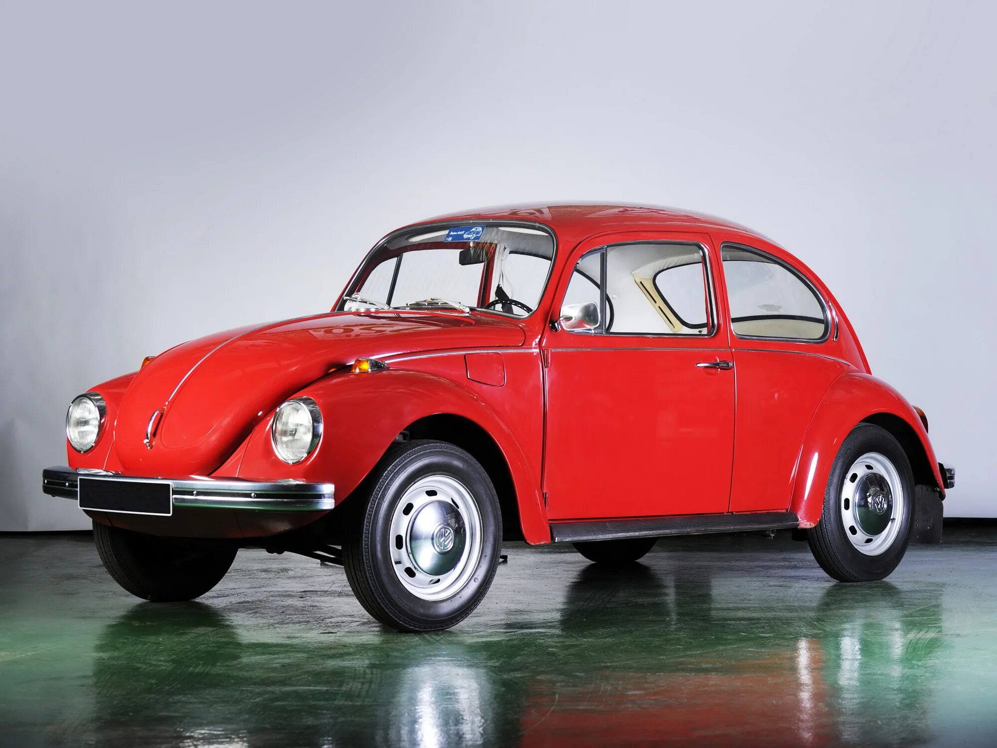 1 автомобиль фольксваген. Фольксваген 1303 Жук. Volkswagen Käfer Жук Beetle. 1975 Volkswagen 1303. Фольксваген Жук 1970.